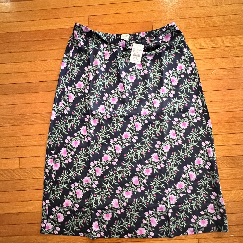 NWT J Crew Factory Floral Navy Skirt, size M